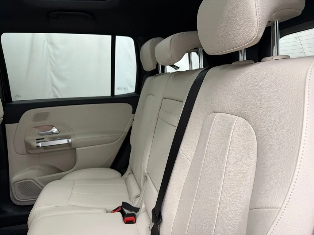 New 2026 Black Mercedes-Benz GLB 250 image 18
