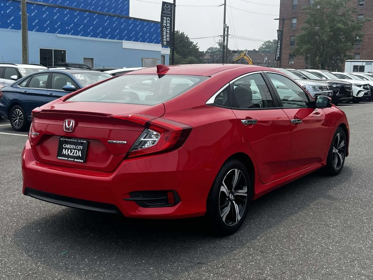 Used 2016 Red Honda Touring image 6