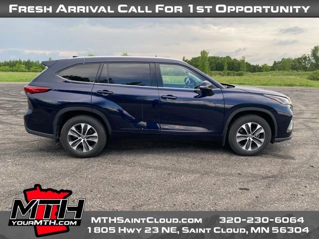 Used 2022 Blue Toyota XLE image 1