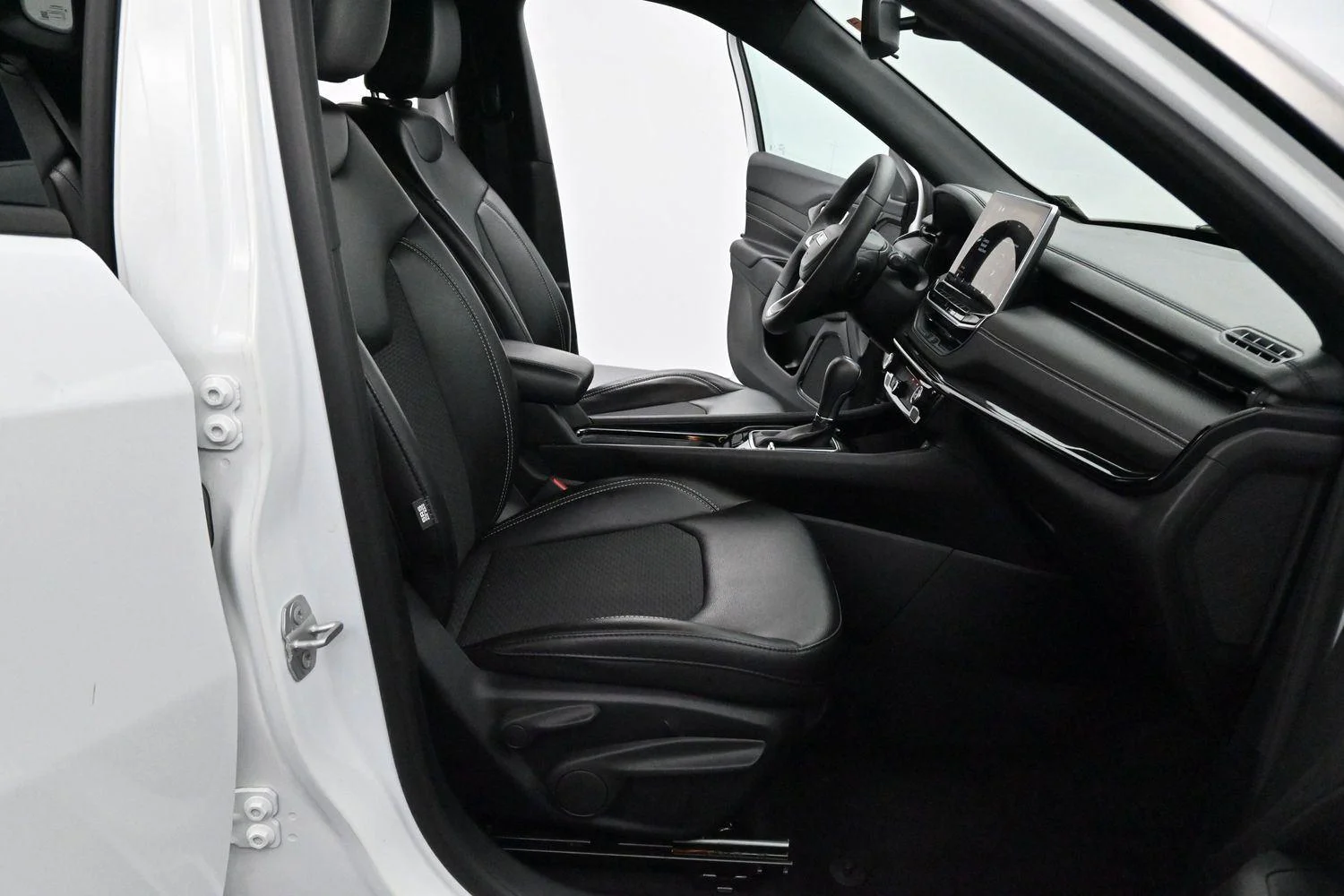 Used 2023 Bright White Clearcoat Jeep Altitude image 26