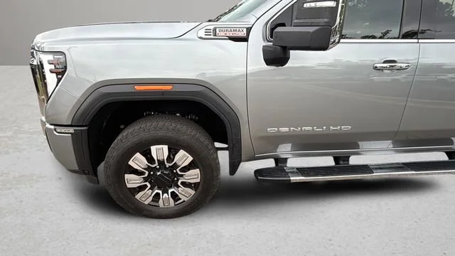 Used 2025 Sterling Metallic GMC Denali image 31