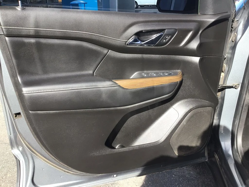 Used 2021 Satin Steel Metallic GMC SLE image 11