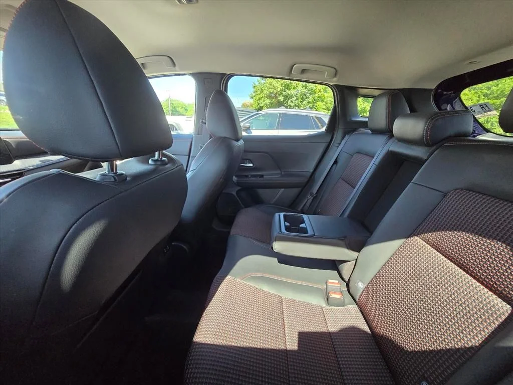 Used 2025 Blue Nissan SR image 5