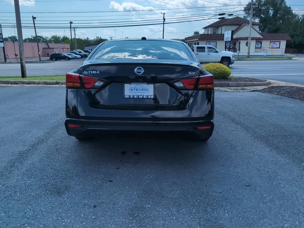 Used 2021 Black Nissan 2.5 SV image 6