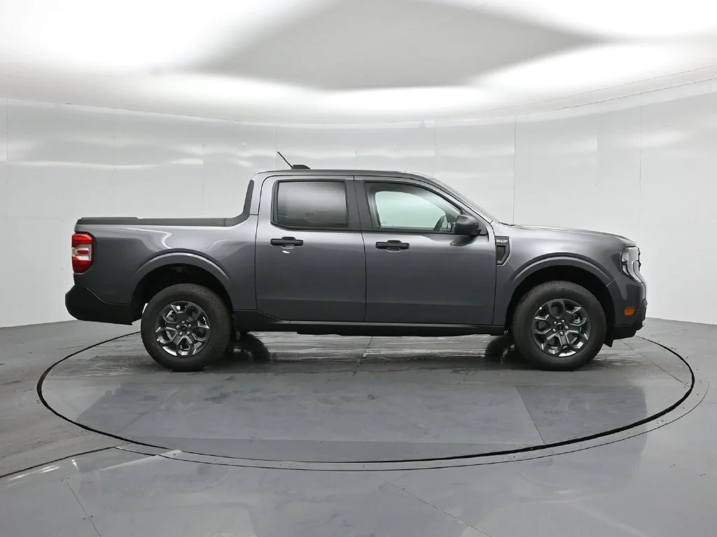 New 2026 Carbonized Gray Metallic Ford XLT image 22