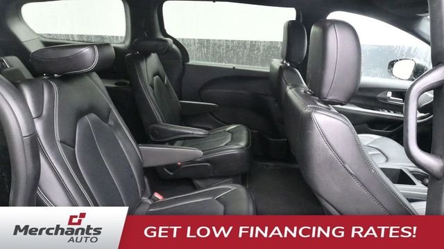 Used 2025 Black Chrysler Select image 10