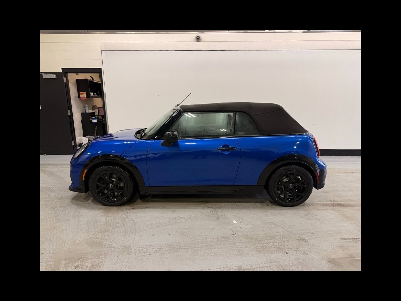 New 2026 Blazing Blue Metallic MINI ICONIC image 2