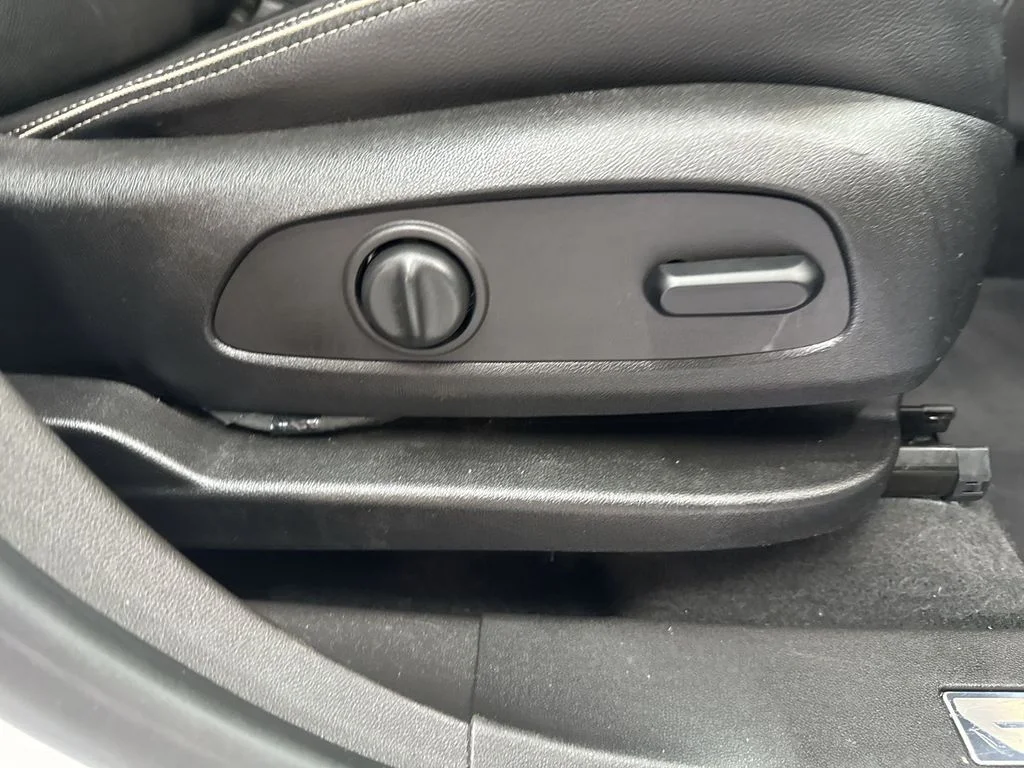 Used 2018 Summit White GMC Denali image 20