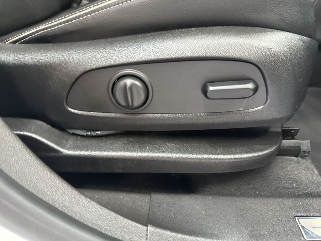 Used 2018 Summit White GMC Denali image 20