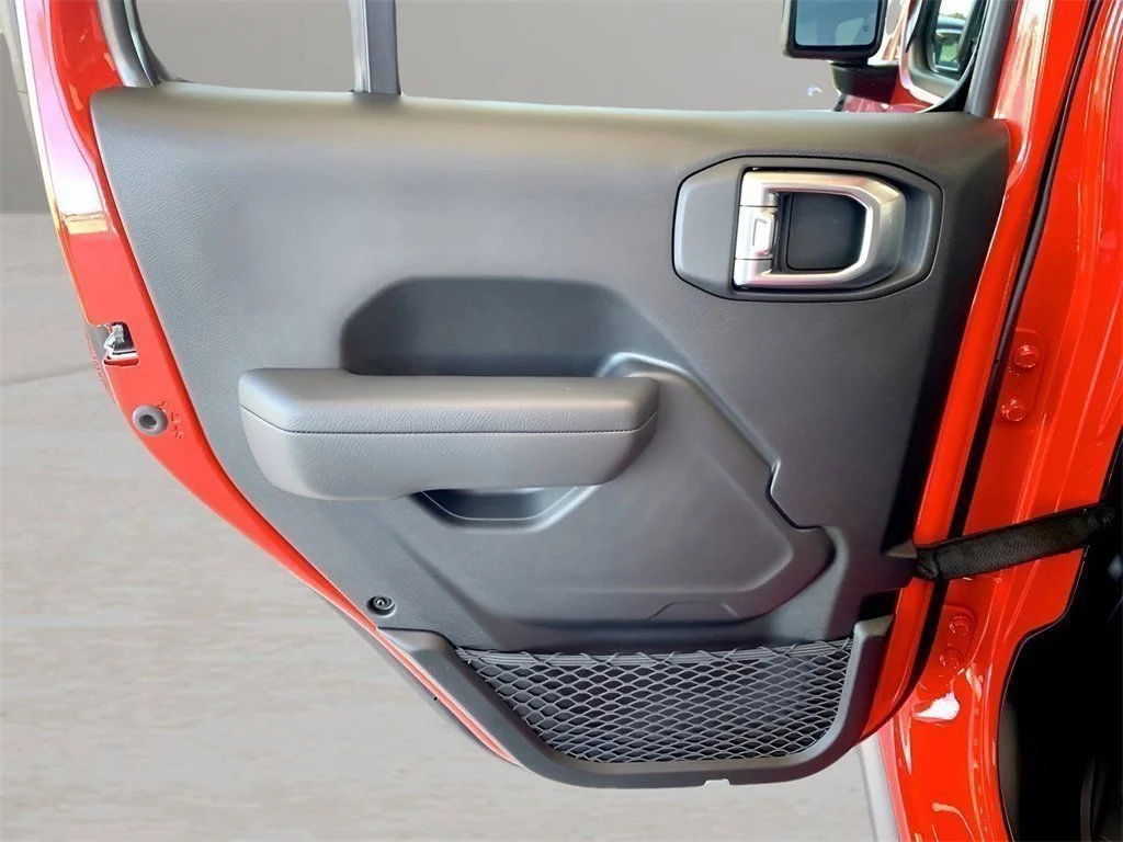 2026 Jeep Wrangler 4-Door Willys - Photo 18