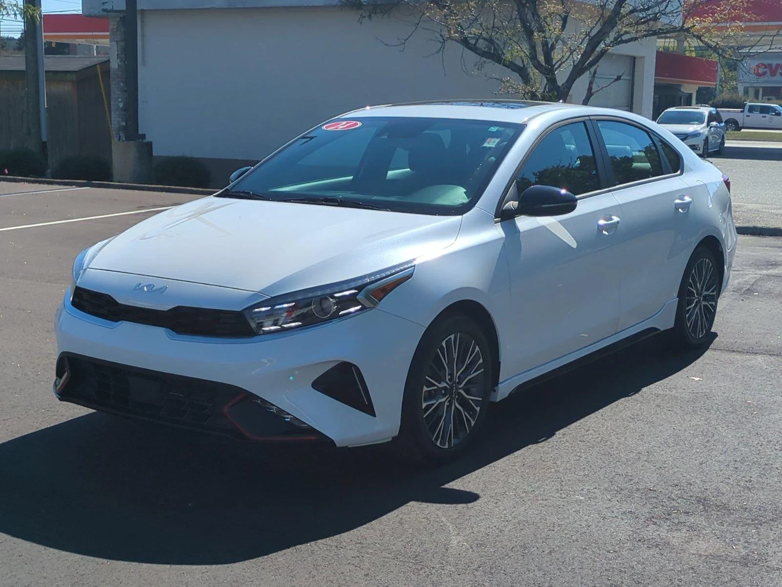 Used 2024 Snow White Pearl Kia GT-Line image 1
