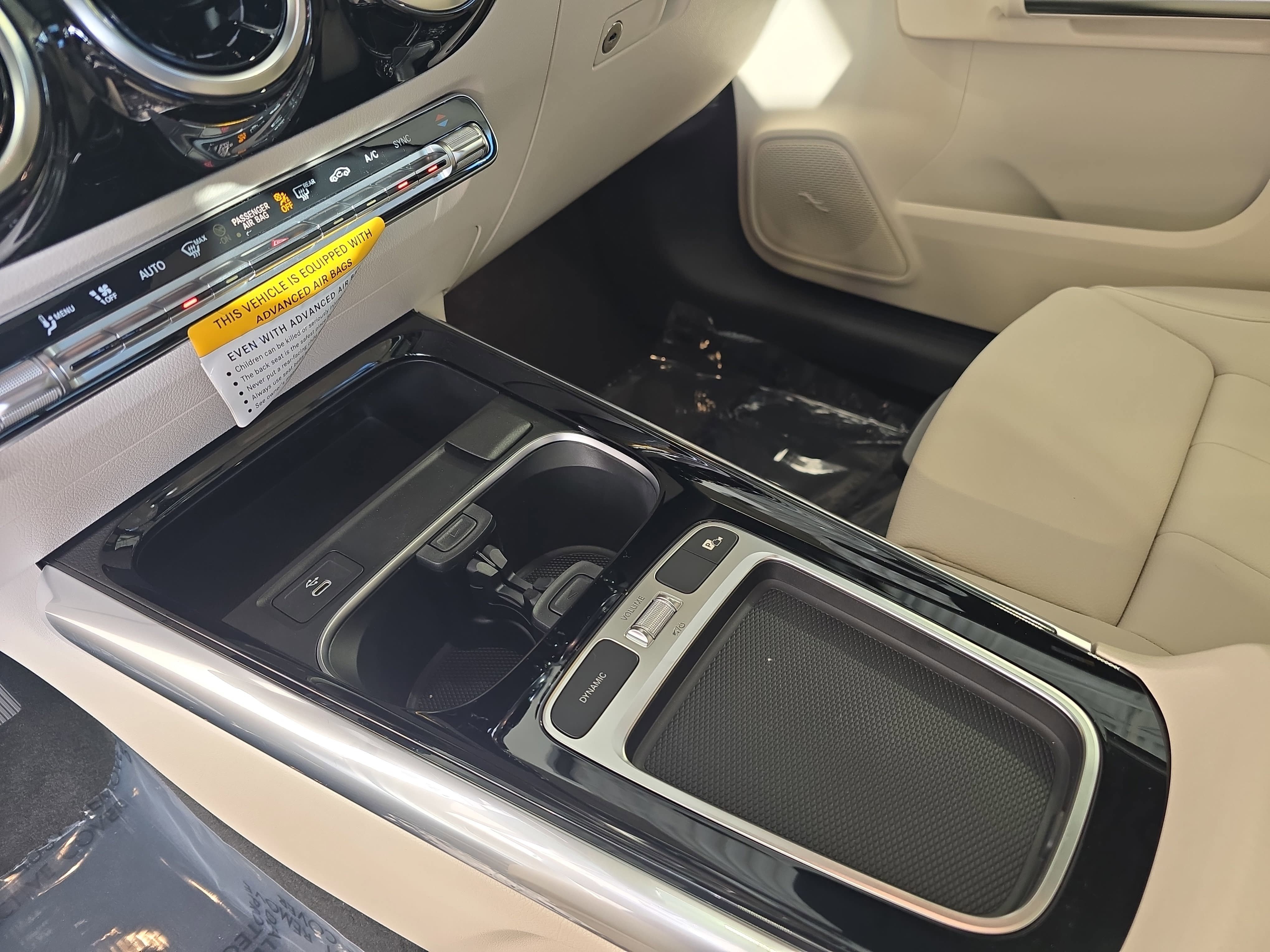 New 2026 Polar White Mercedes-Benz GLA250 image 25