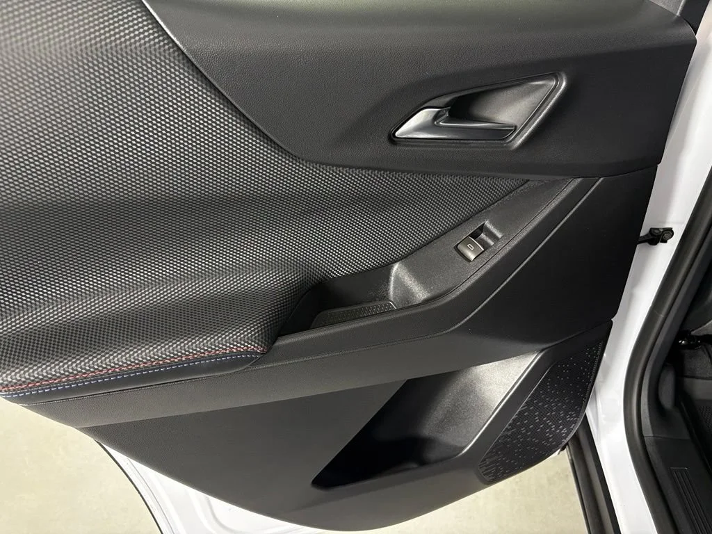 New 2026 Polar White Tricoat Chevrolet RS image 40