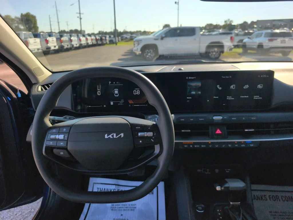 2025 Kia K4 LXS - Photo 18