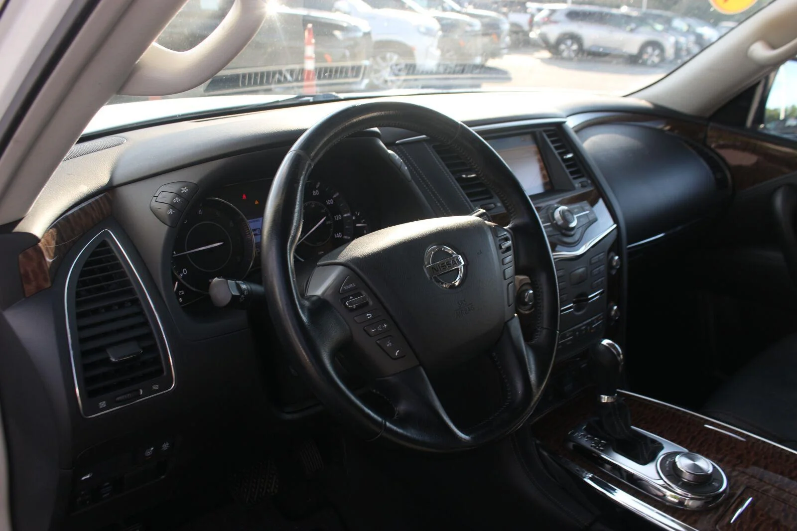 Used 2019 White Nissan SL image 18
