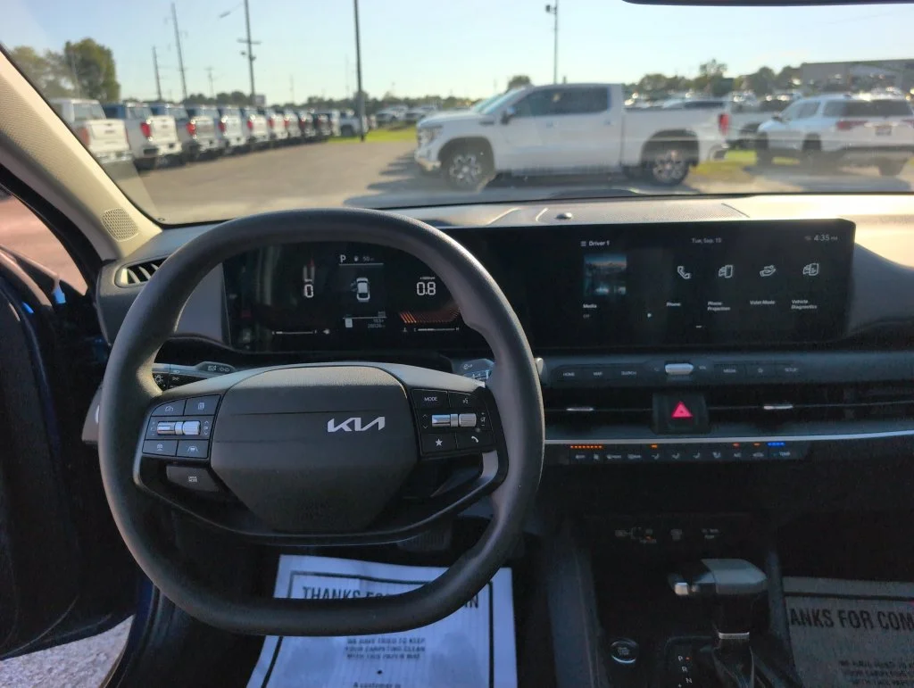 Used 2025 Blue Kia LXS image 18