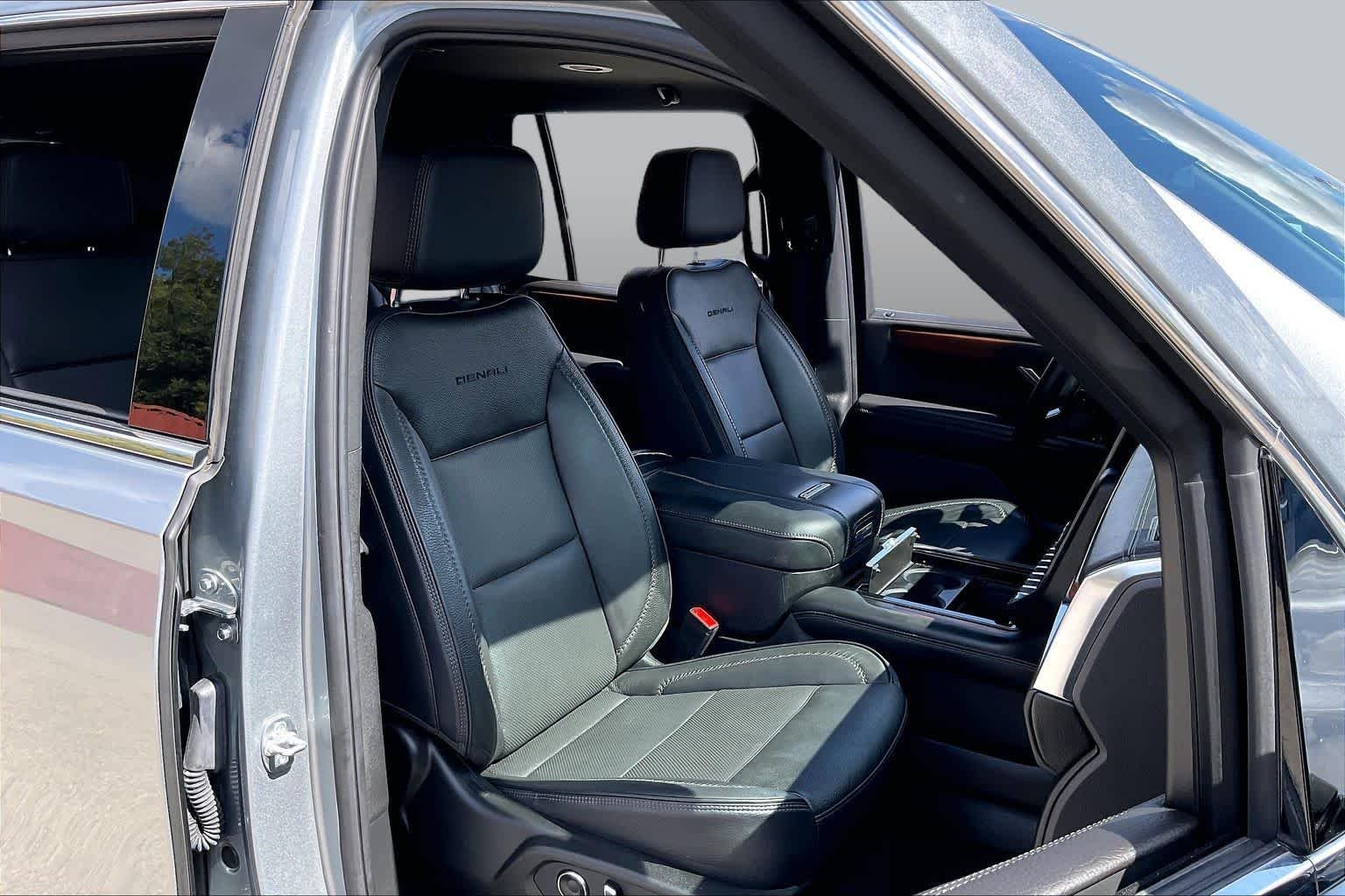 Used 2025 Sterling Metallic GMC Denali image 9