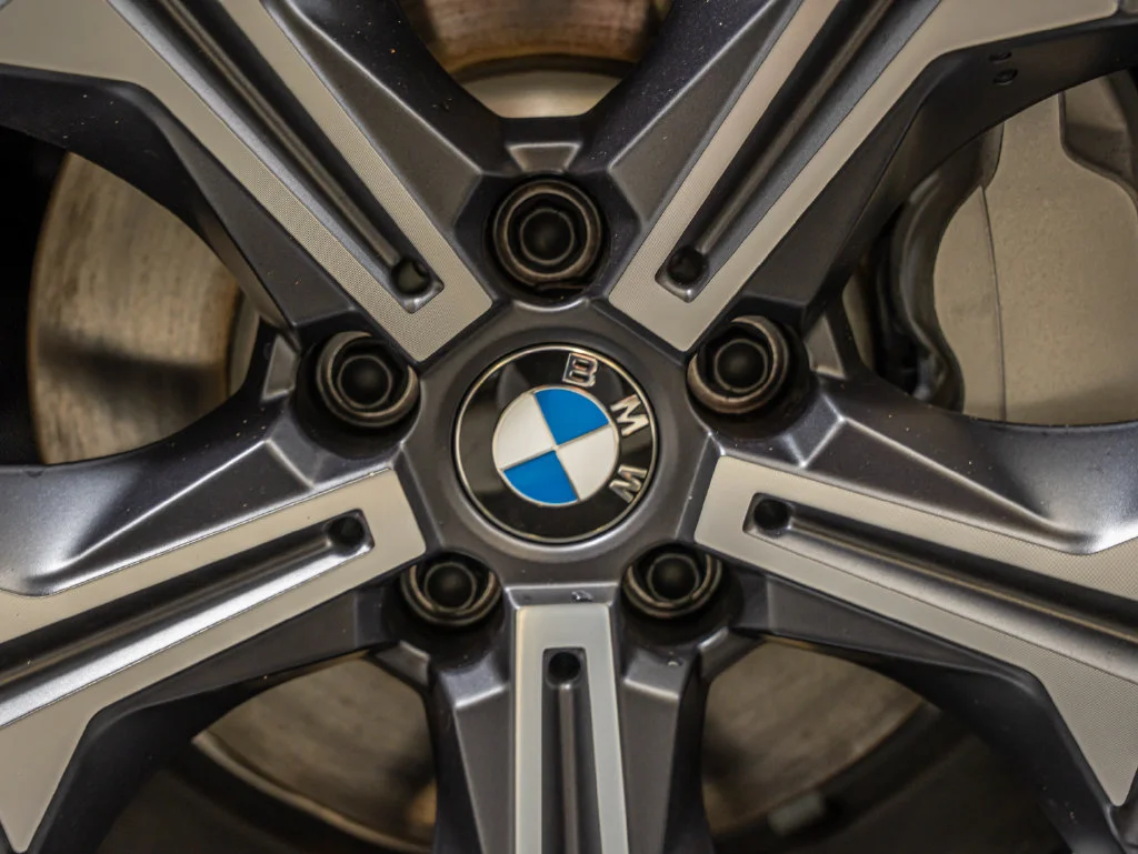 New 2026 Mineral White Metallic BMW 330i xDrive image 8