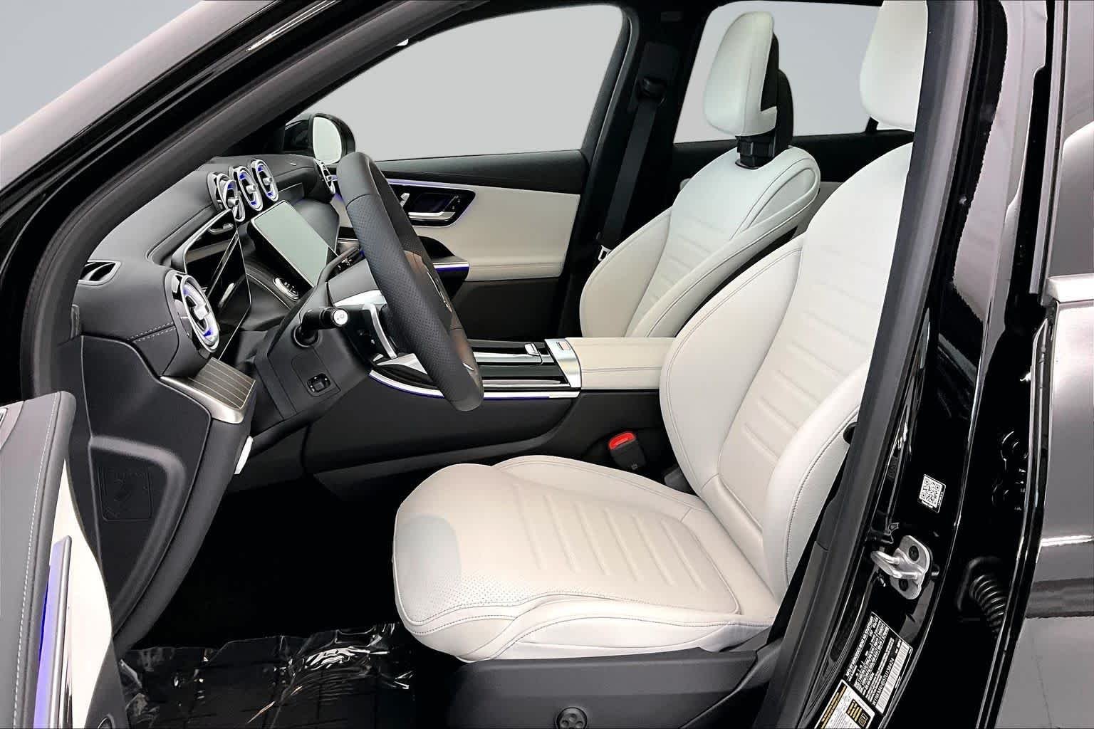 New 2026 Obsidian Black Metallic Mercedes-Benz GLC 300 image 11
