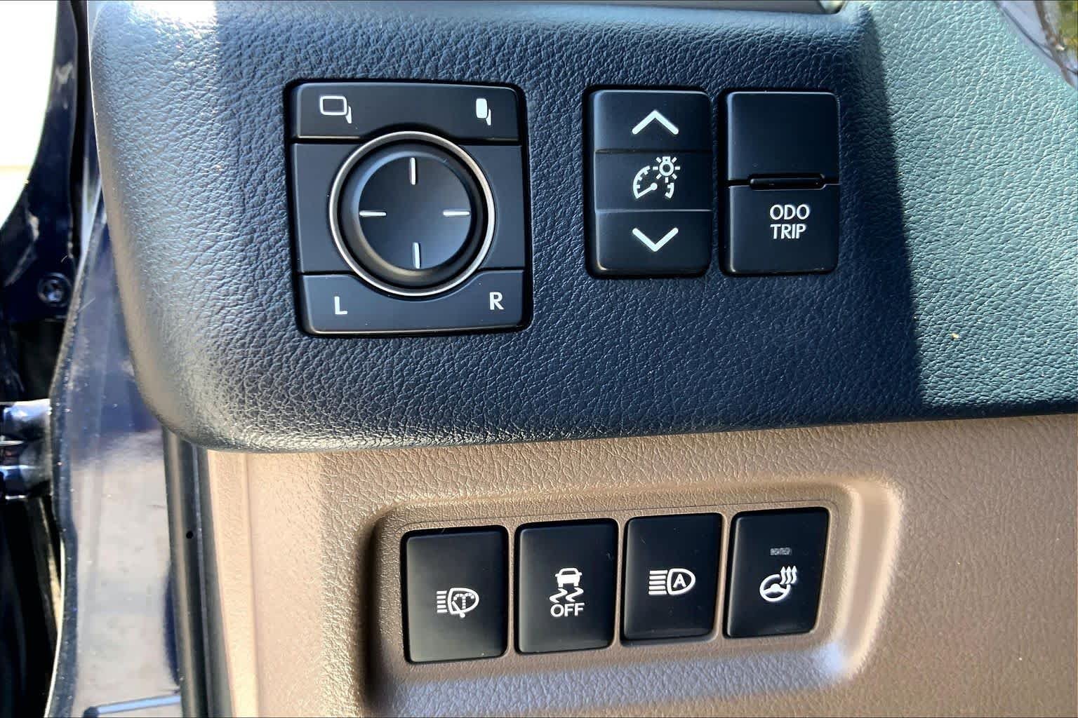 Used 2023 Nightfall Mica Lexus Premium image 28