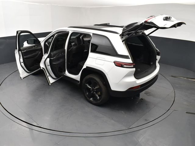 Used 2024 White Jeep Limited image 28