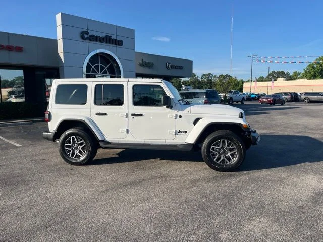 New 2026 Bright White Clear-Coat Exterior Paint Jeep Sahara image 2