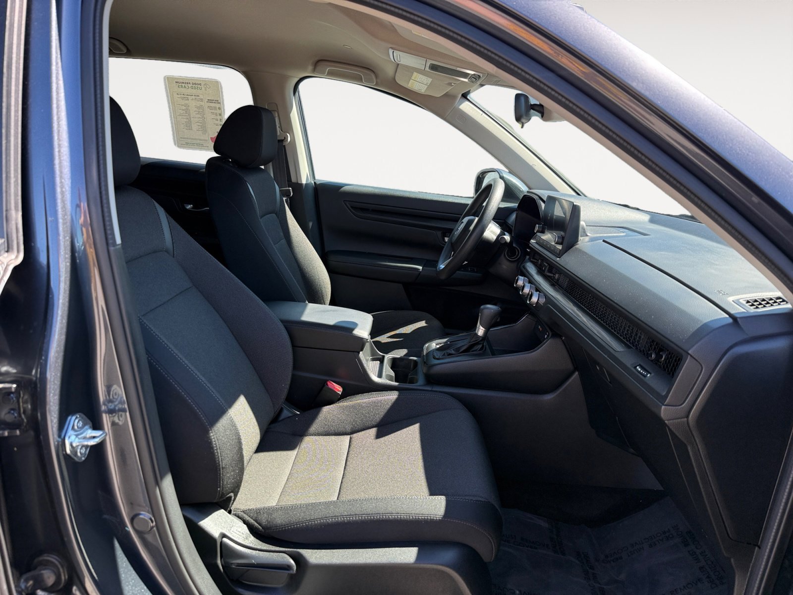 Used 2025 Meteorite Gray Metallic Honda LX image 19