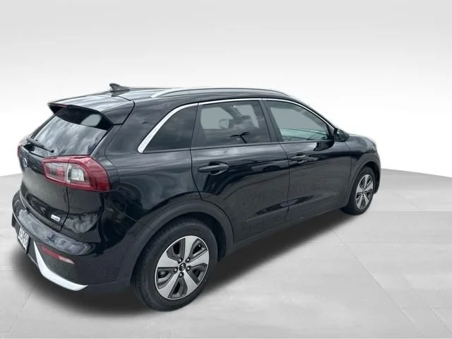 Used 2019 Black Kia LX image 5