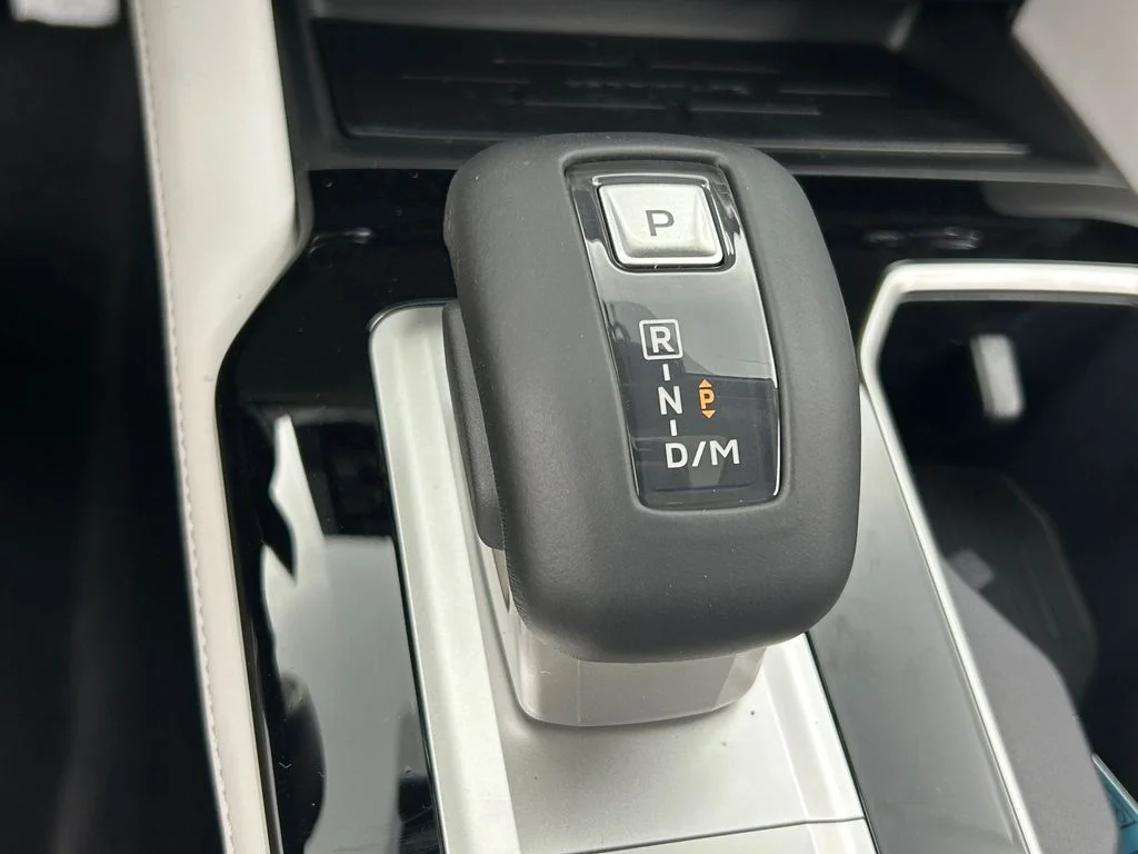 New 2026 Gray Mitsubishi SEL image 21