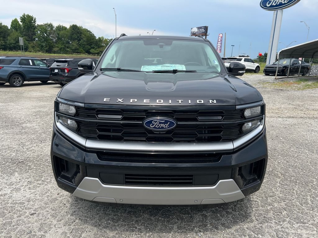 New 2026 Black Ford Platinum image 2