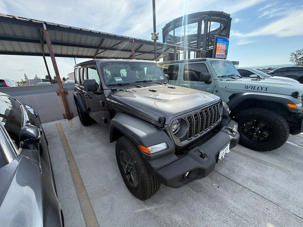 Used 2026 Gray Jeep Sport S image 3