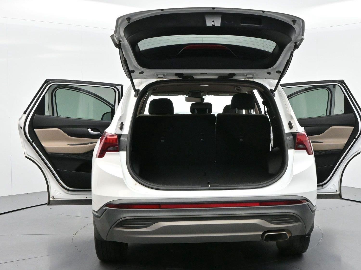 Used 2022 Quartz White Hyundai SE image 41