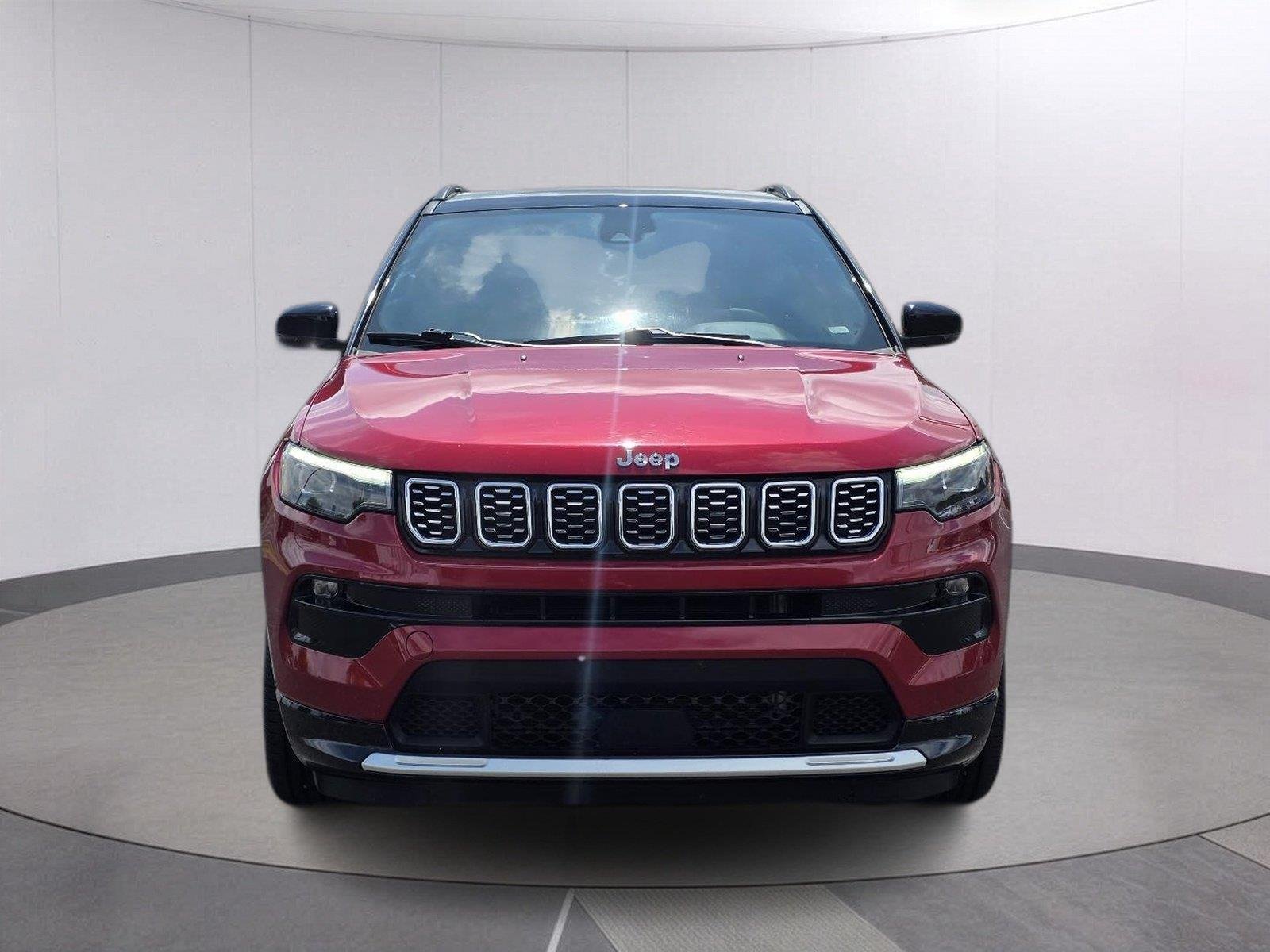 Used 2025 Velvet Red Pearlcoat Jeep Altitude X image 2