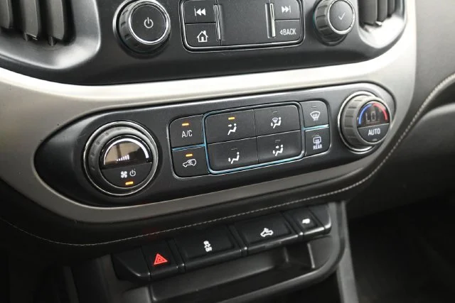 Used 2022 SUMMIT WHITE GMC 2WD Elevation image 18