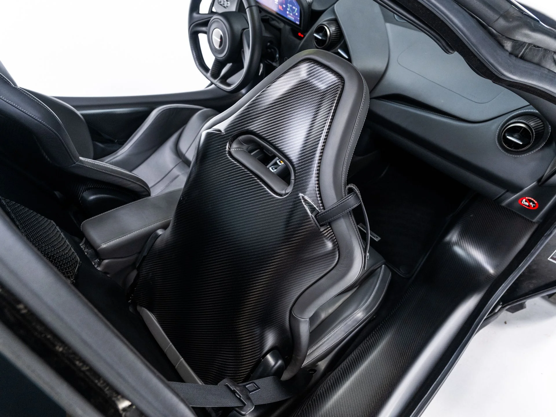 Used 2018 Quartz McLaren Luxury image 42