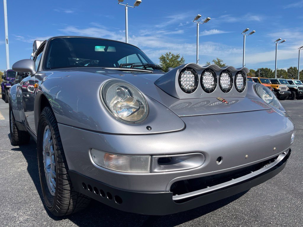 Used 1995  Porsche Carrera 4 image 40