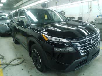 Used 2024 Super Black Nissan SV image 5