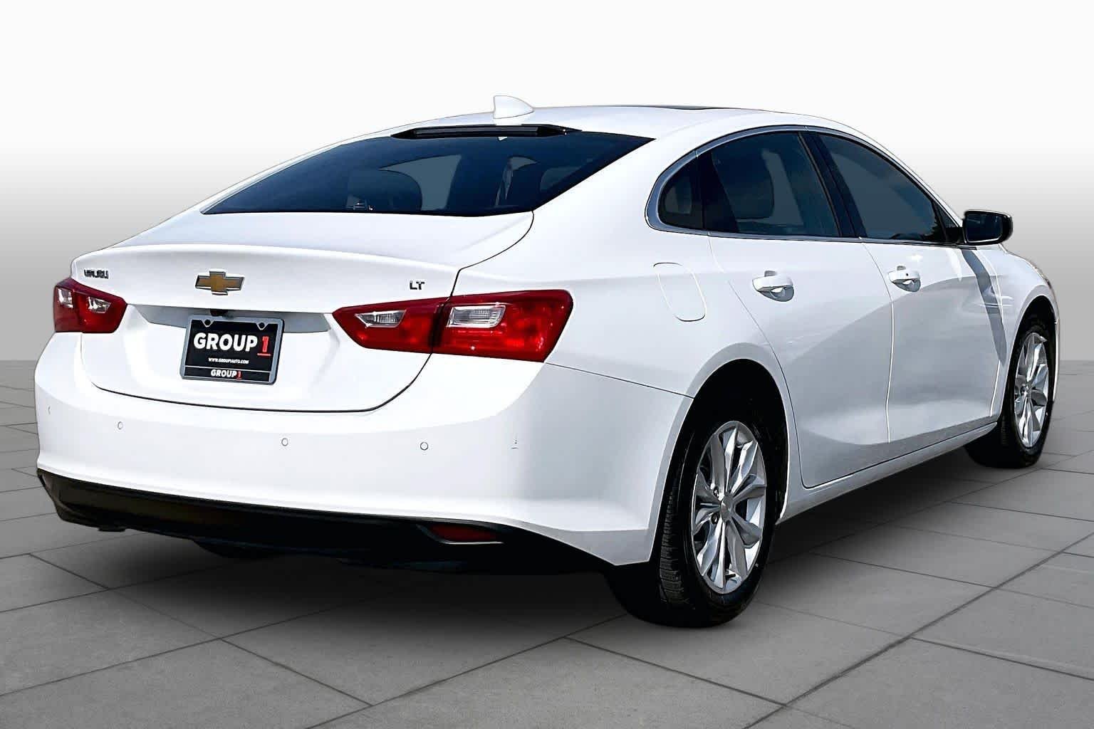 Used 2024 Summit White Chevrolet LT image 13