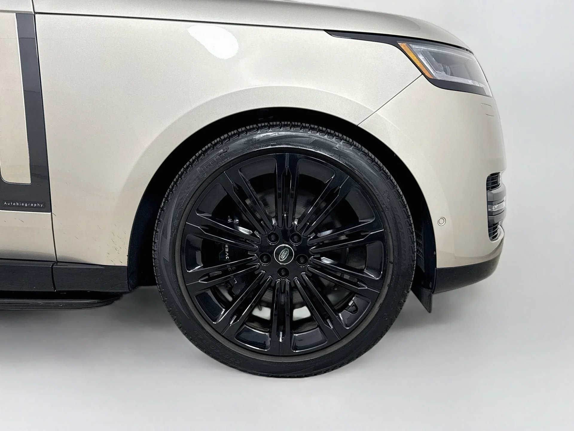 Used 2024 Batumi Gold Premium Metallic Land Rover Autobiography image 28