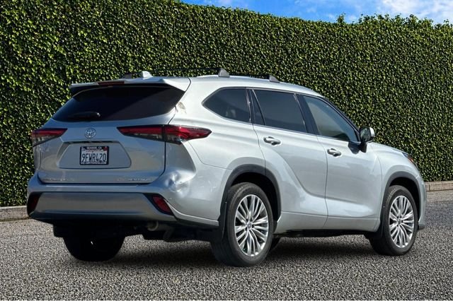 Used 2023 Silver Toyota Platinum image 4
