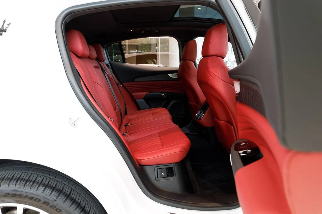 Used 2023 Bianco Maserati Modena image 17