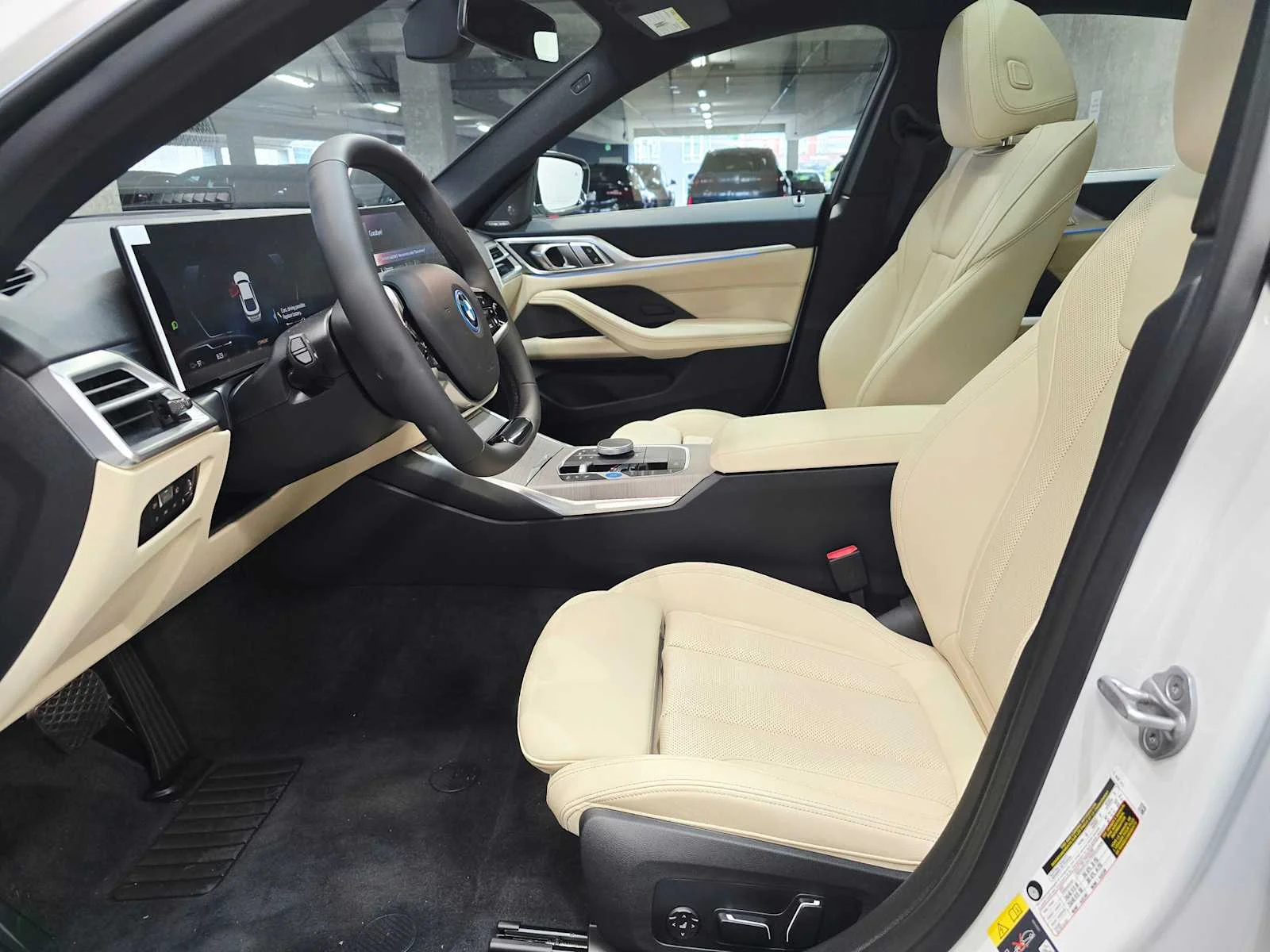 New 2026 Mineral White Metallic BMW xDrive40 image 24