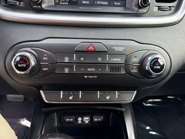 Used 2018 Purple Kia LX image 30
