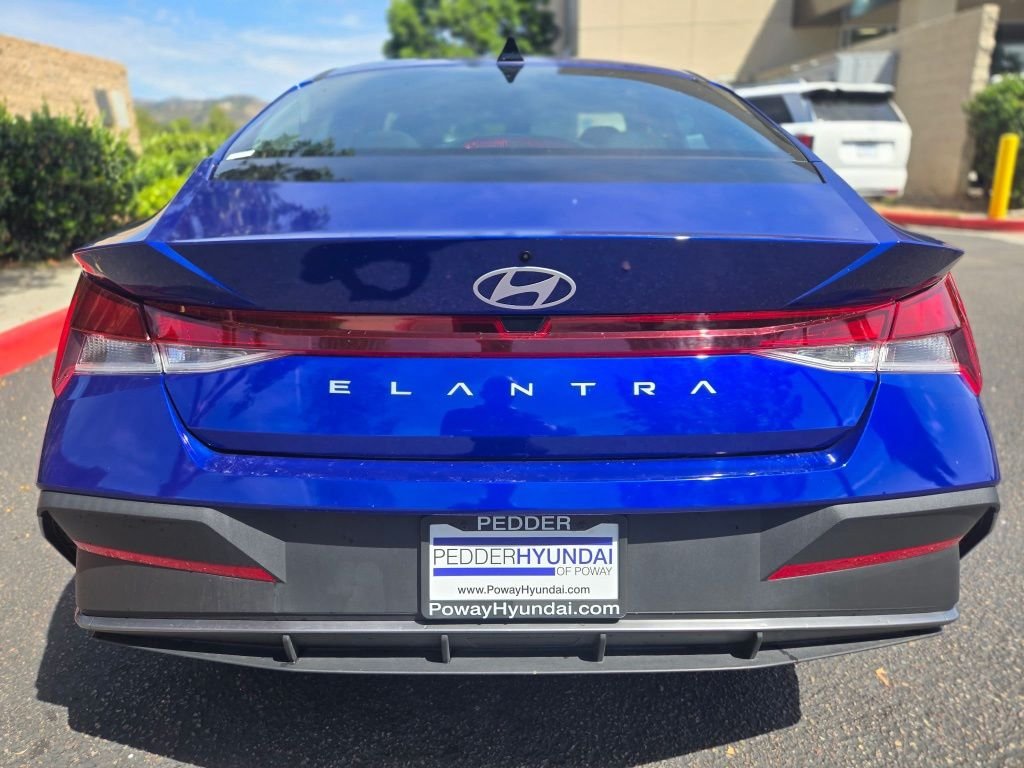 Used 2025 Blue Hyundai SE image 4