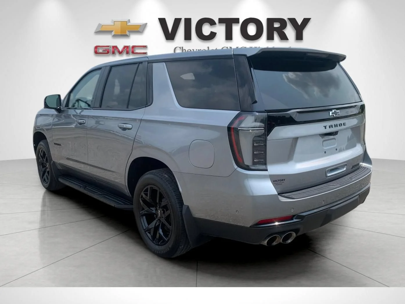 Used 2025 Sterling Gray Metallic Chevrolet RST image 5