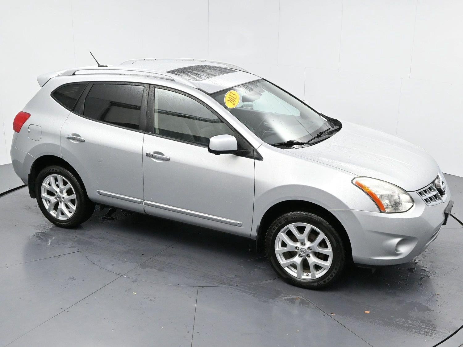 Used 2013 Brilliant Silver Nissan SL image 40