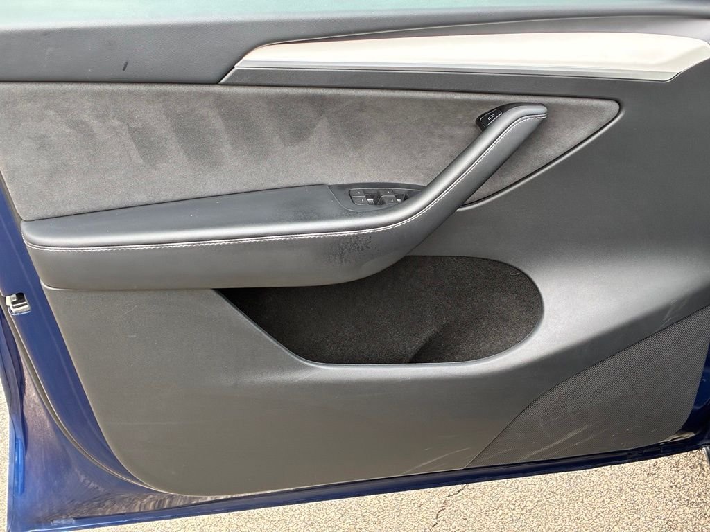 Used 2024  Tesla Long Range image 10