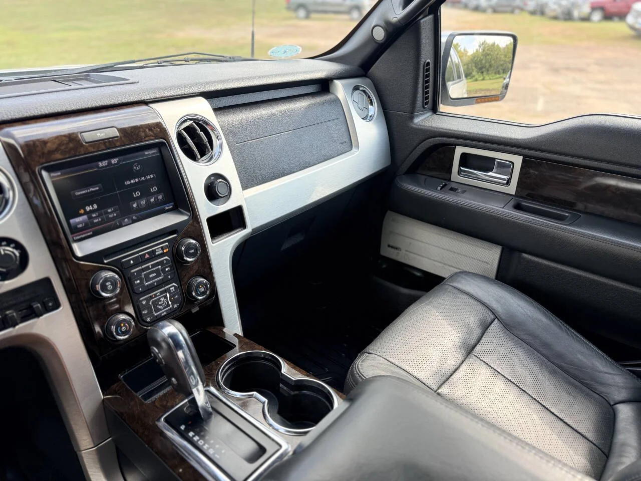 Used 2013 White Ford Platinum 4x4 4dr SuperCrew Styleside 5.5 ft. SB image 23