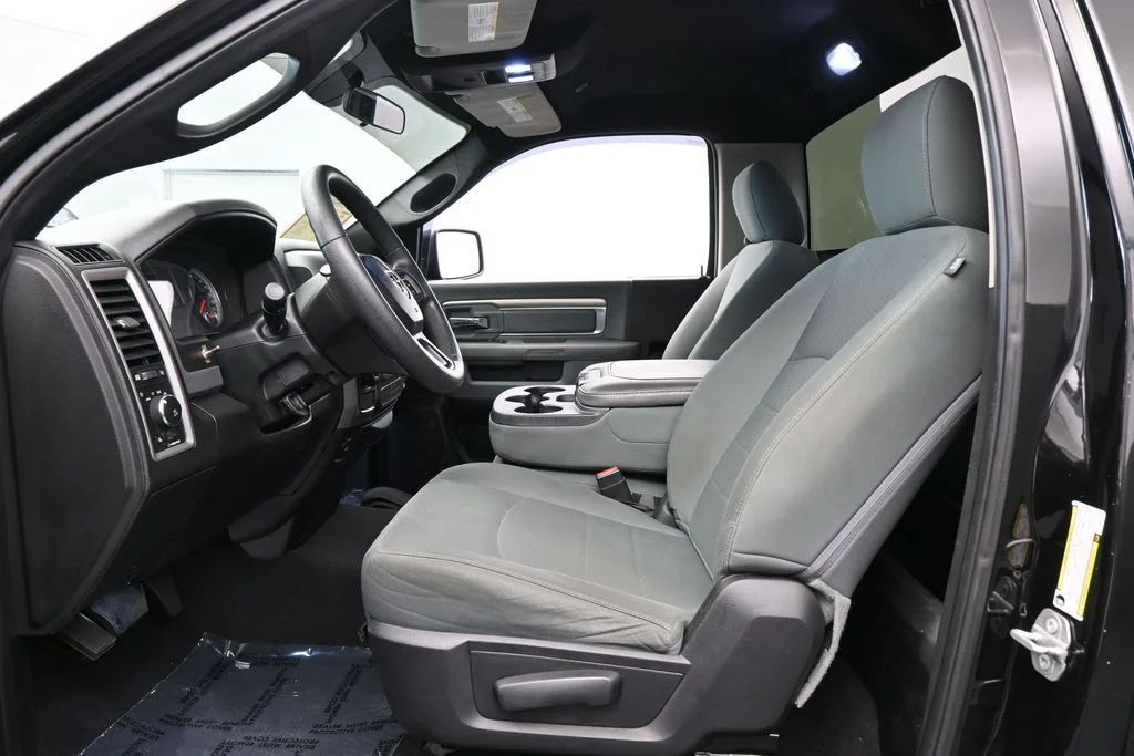 Used 2018 Brilliant Black Crystal Pearlcoat Ram Express image 11