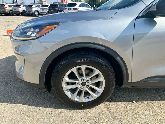 Used 2022 Silver Ford SE image 35